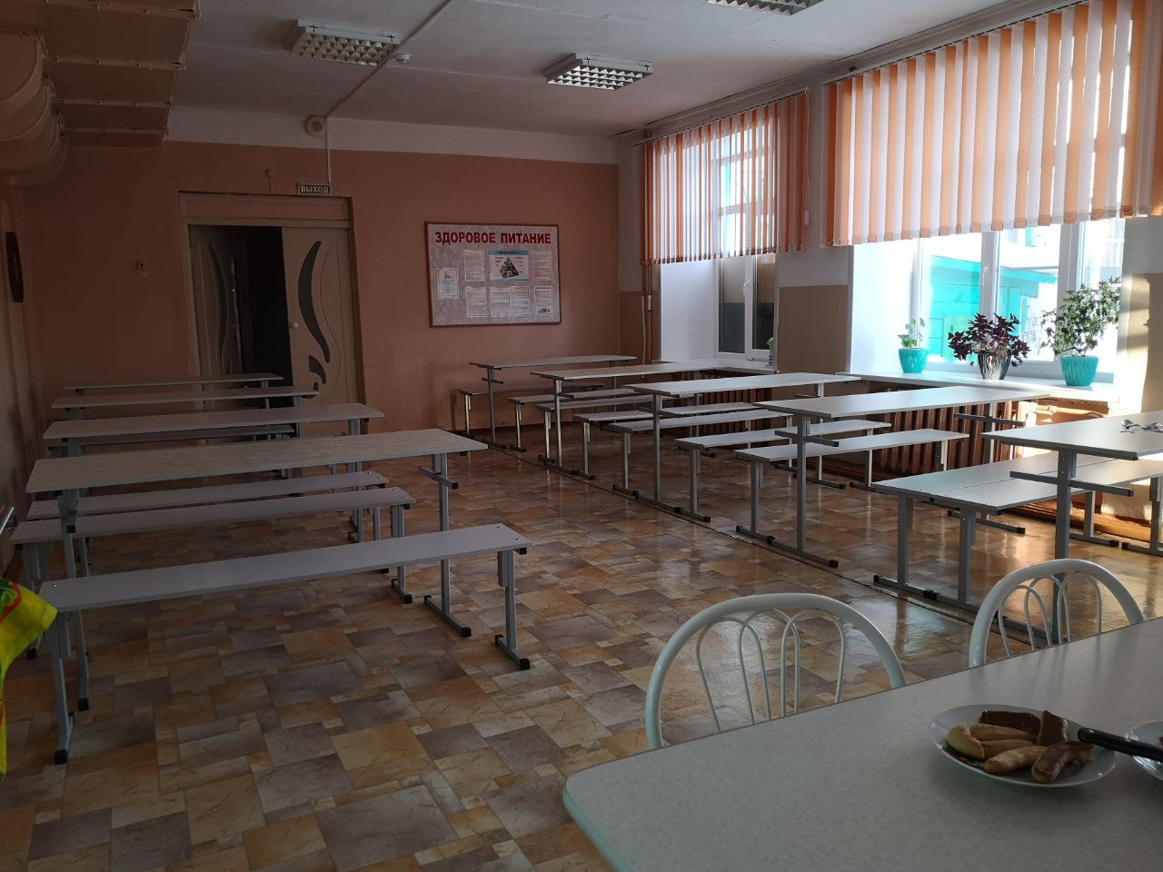 Изображения столовой.