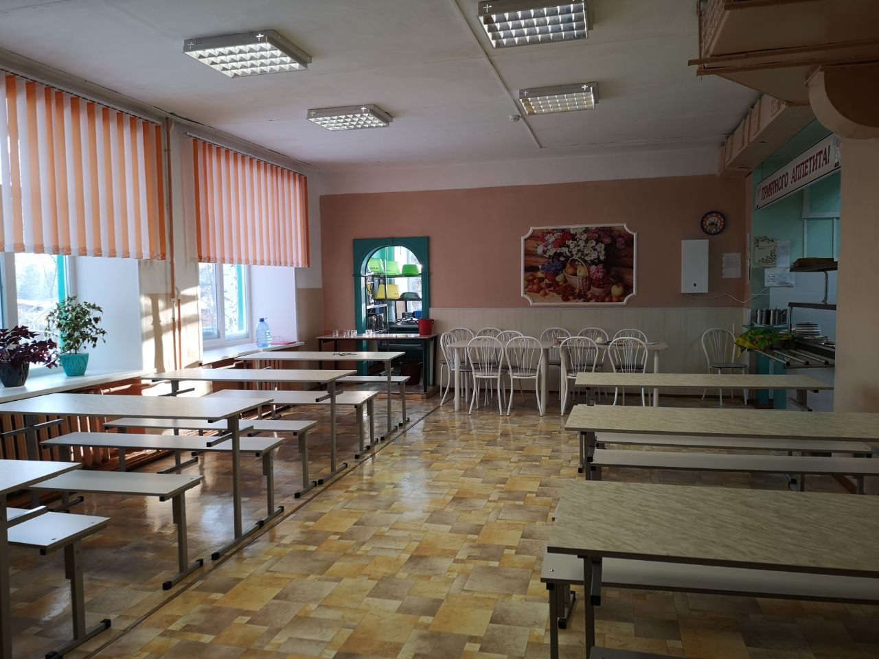 Изображения столовой.